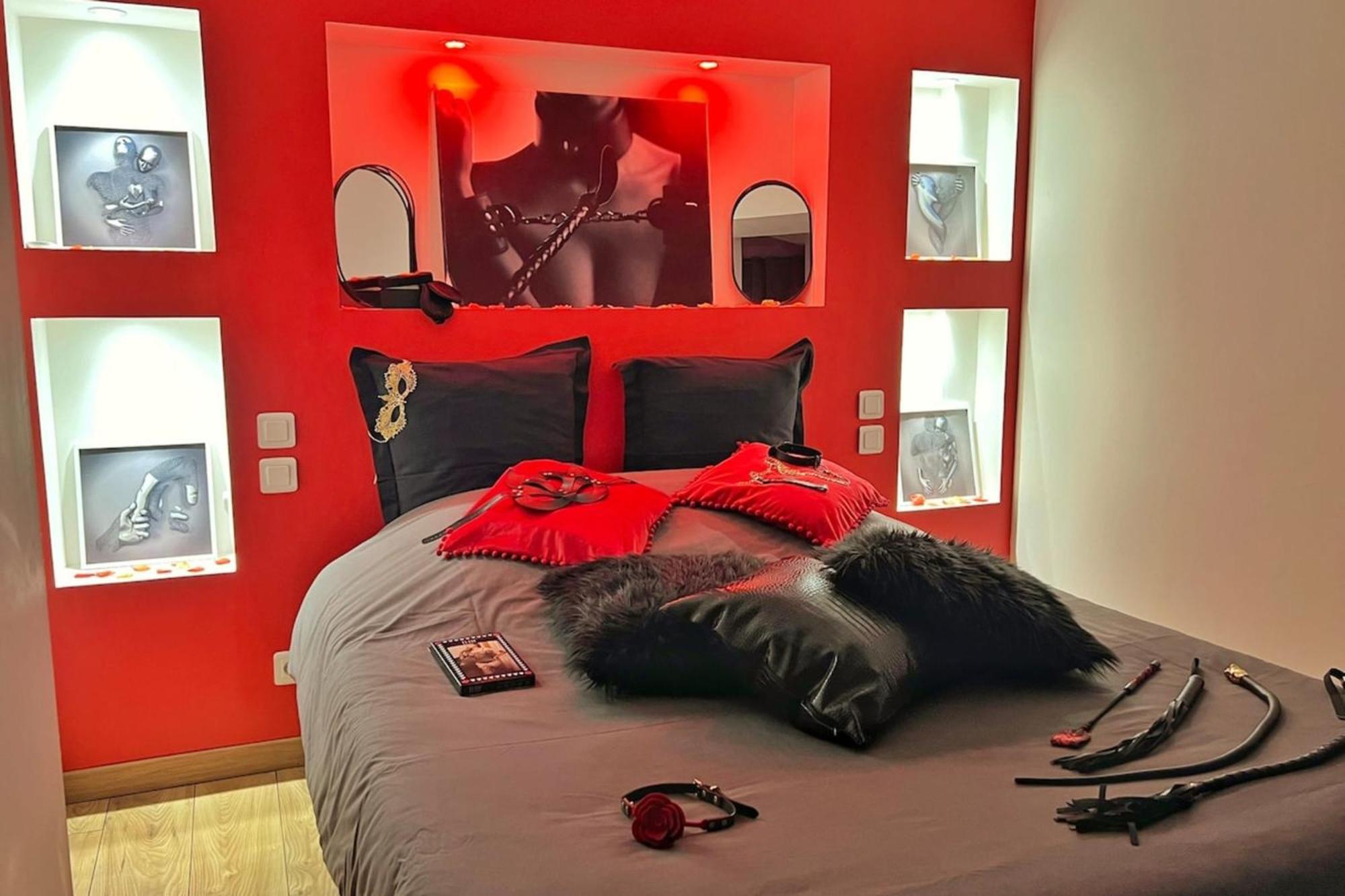 Dark Room Perpignan Aux 50 Nuances Jacuzzi Prive Villeneuve-de-la-Raho Exteriör bild