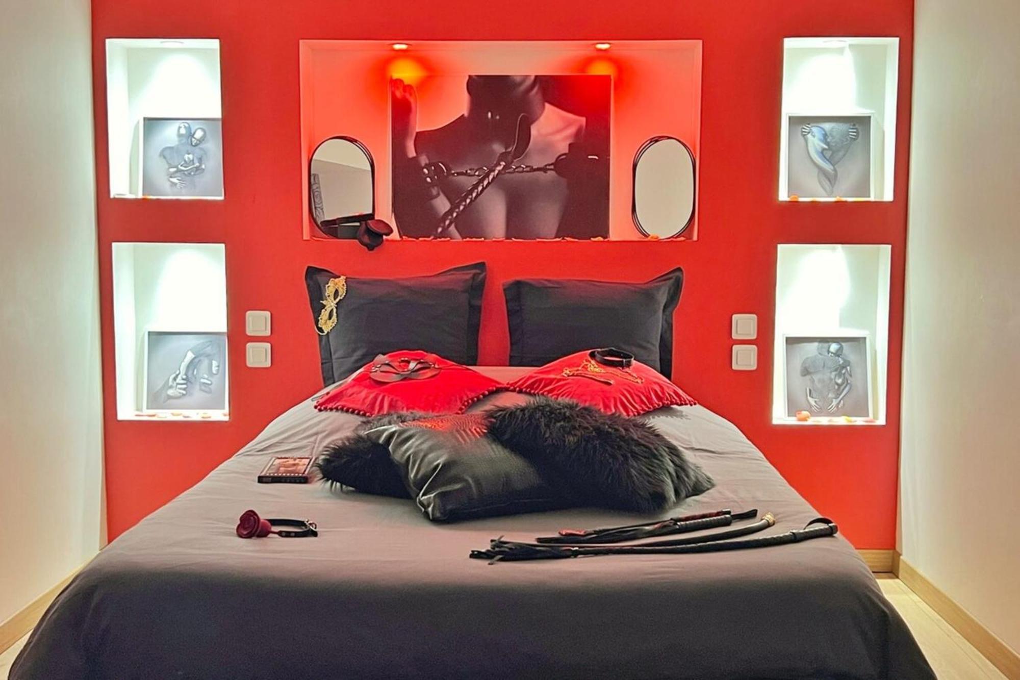 Dark Room Perpignan Aux 50 Nuances Jacuzzi Prive Villeneuve-de-la-Raho Exteriör bild